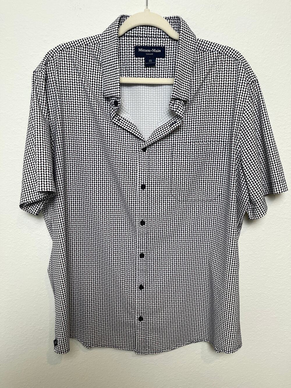 Mizzen+Main Leeward XXL Trim Performance Button Shirt Black White Short Sleeve